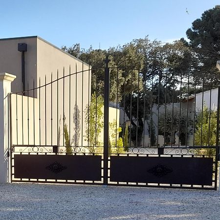 La Mathilde Bed & Breakfast Villeneuve-les-Avignon Exterior photo